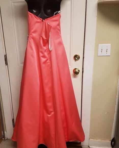 David's Bridal Coral Color Strapless Evening  Dress - Picture 6 of 8
